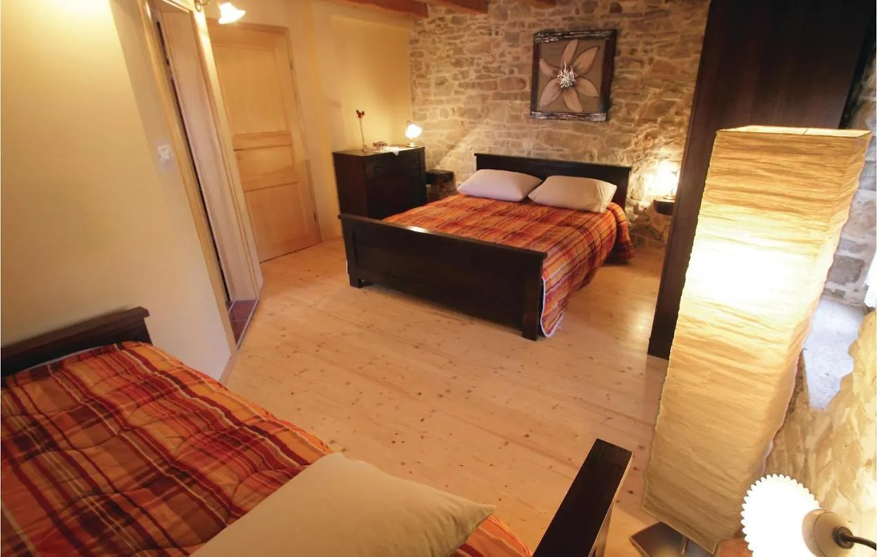 Holiday home Awesome Home In Manjadvorci With Wifi