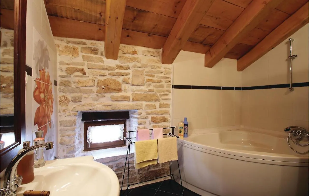 Awesome Home In Manjadvorci With Wifi Croatia