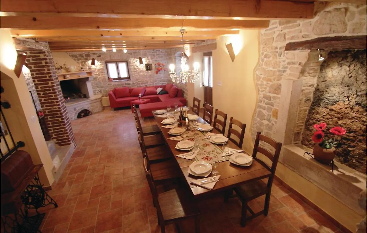 Awesome Home In Manjadvorci With Wifi